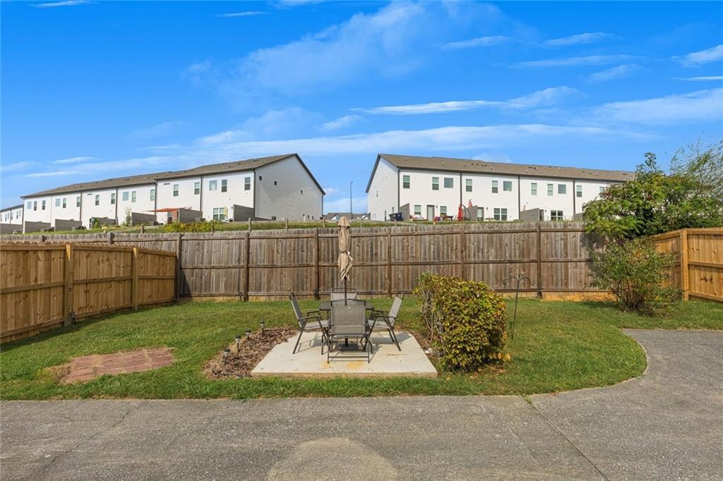 11 Pointe Way