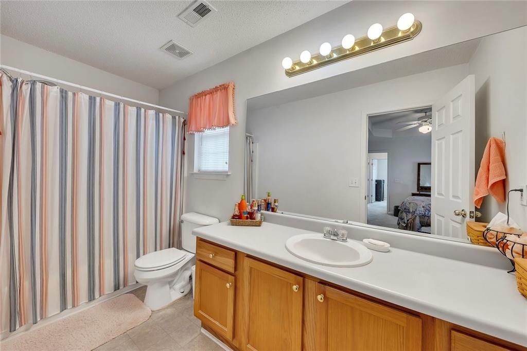 11 Pointe Way