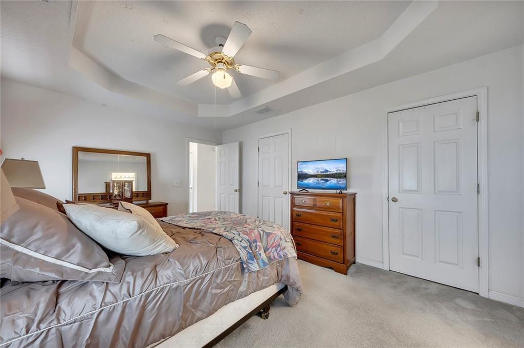 11 Pointe Way