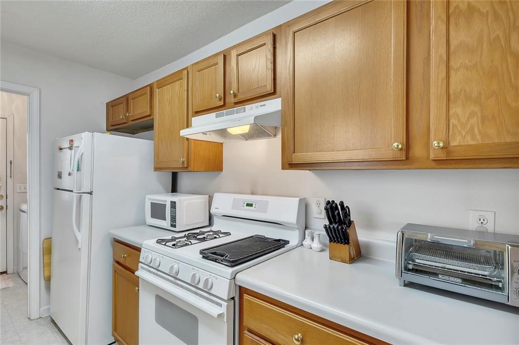 11 Pointe Way