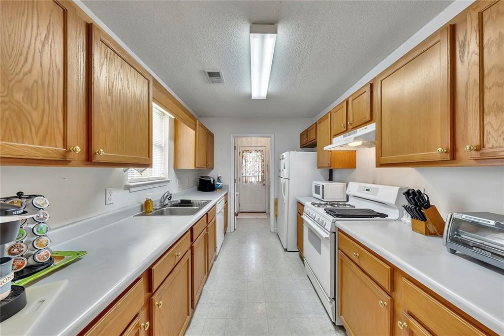 11 Pointe Way