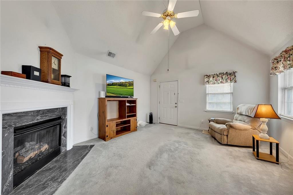 11 Pointe Way