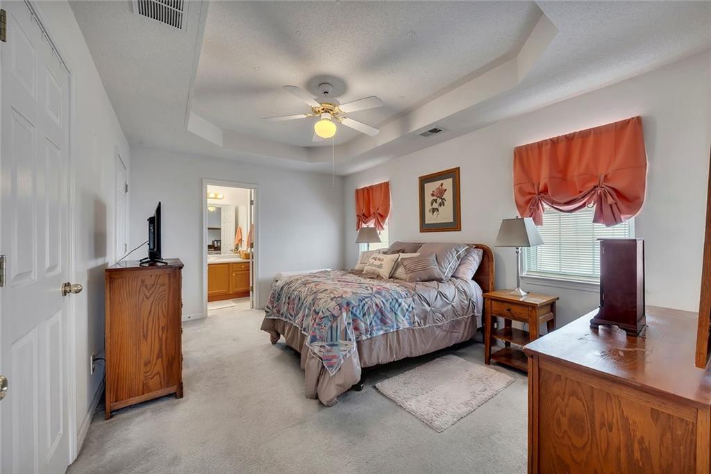 11 Pointe Way