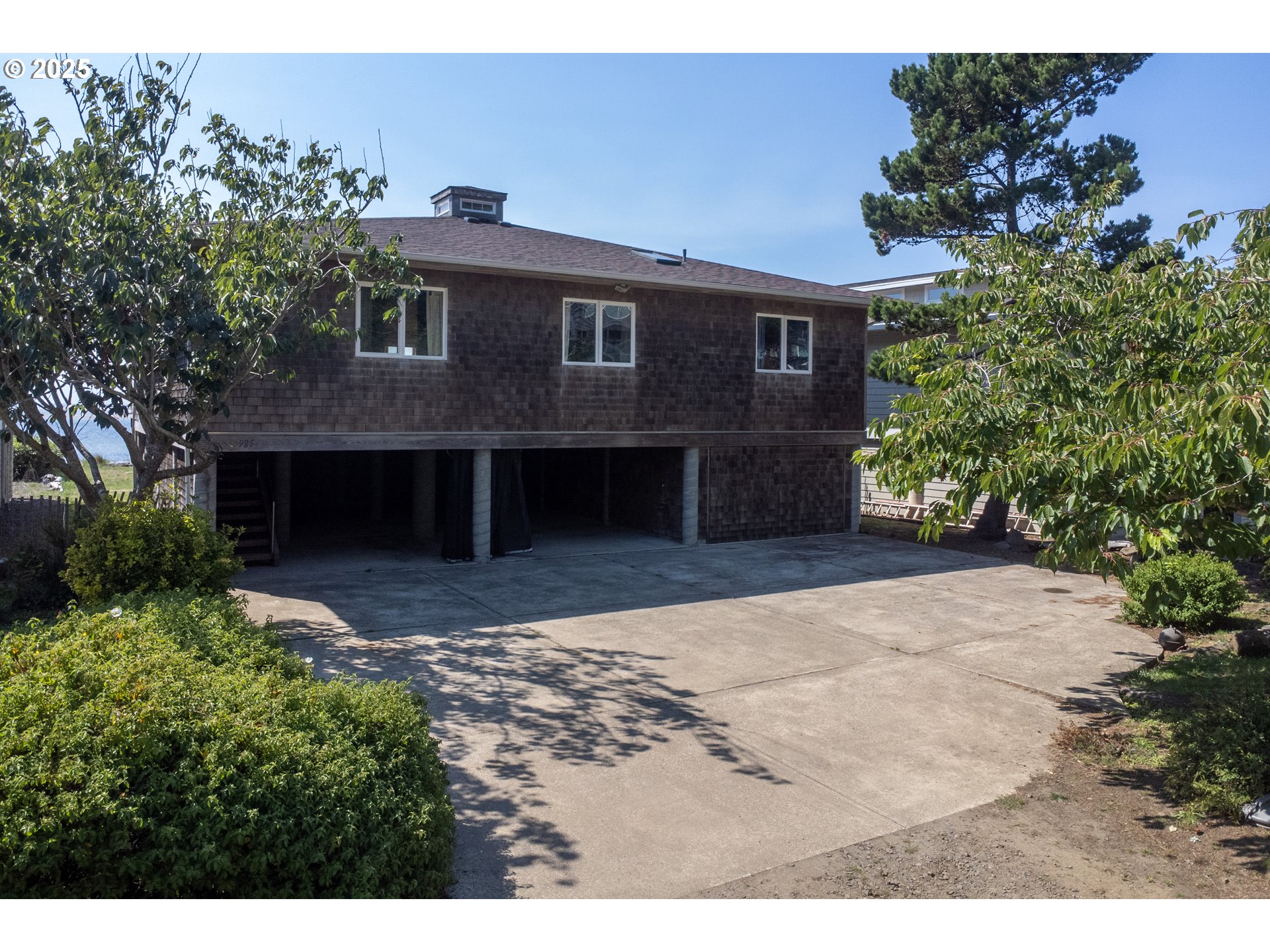 925 HAPPY CAMP RD