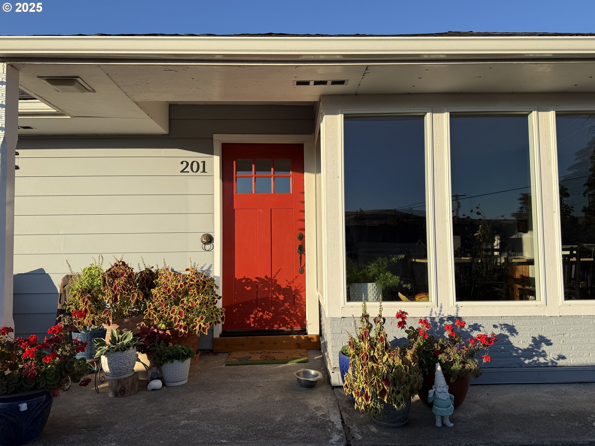 201 4TH ST