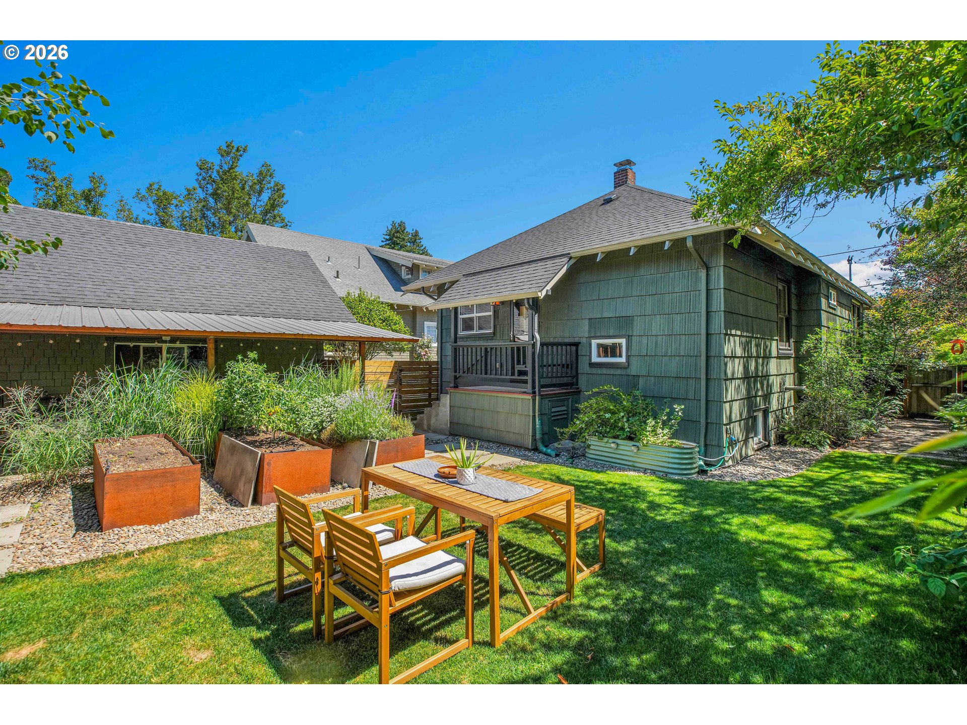 1541 NE 49TH AVE