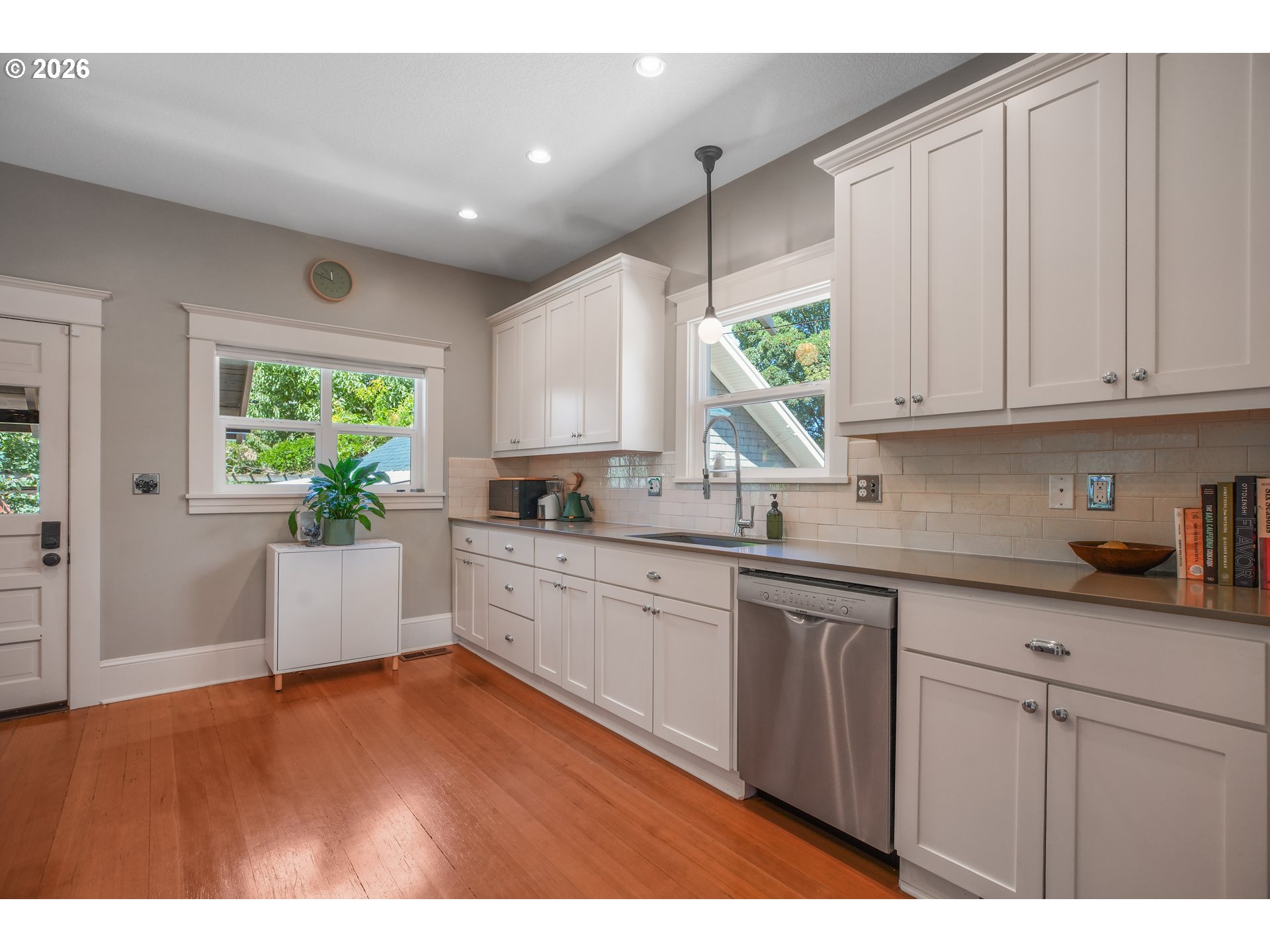 1541 NE 49TH AVE