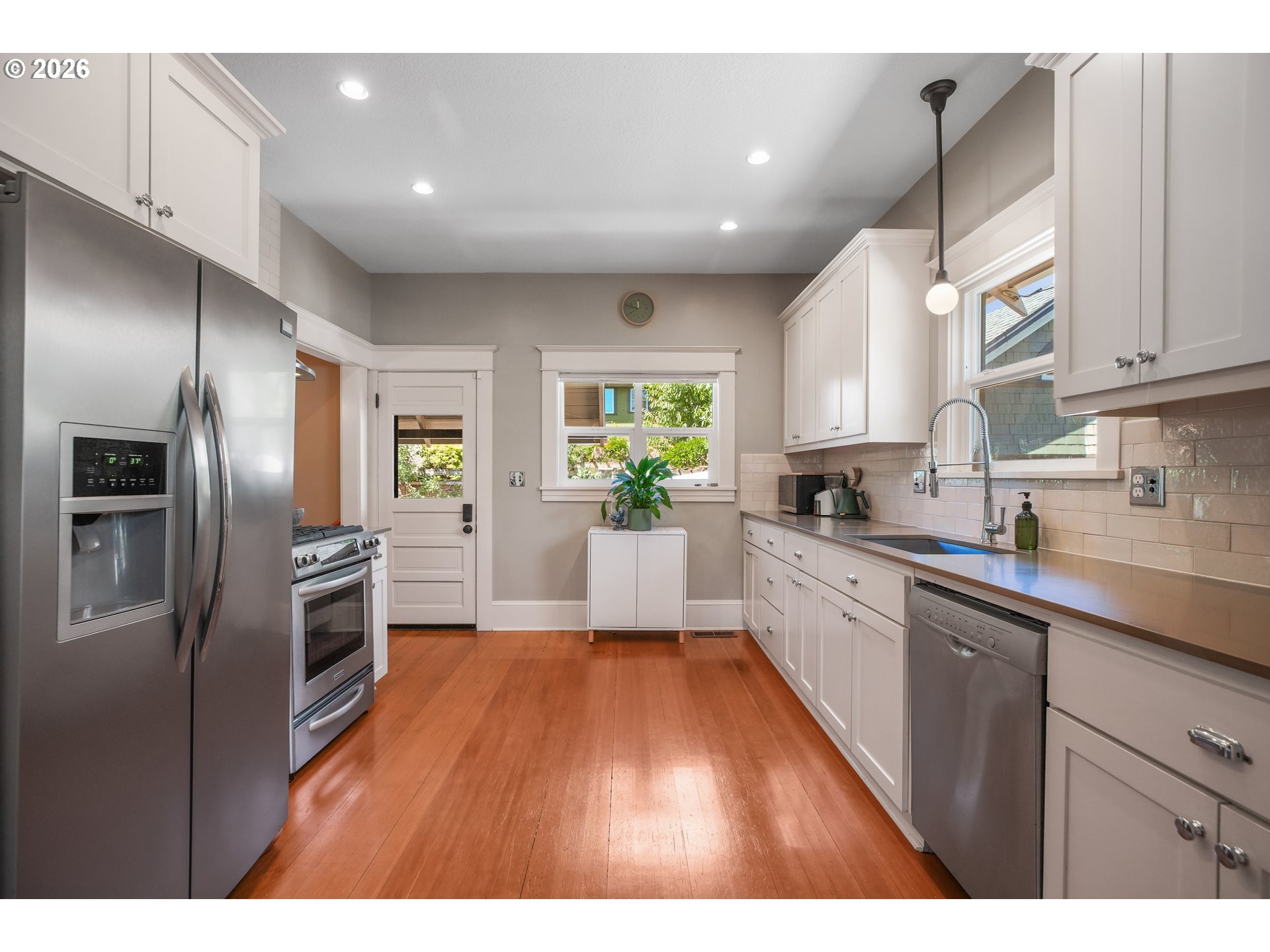 1541 NE 49TH AVE