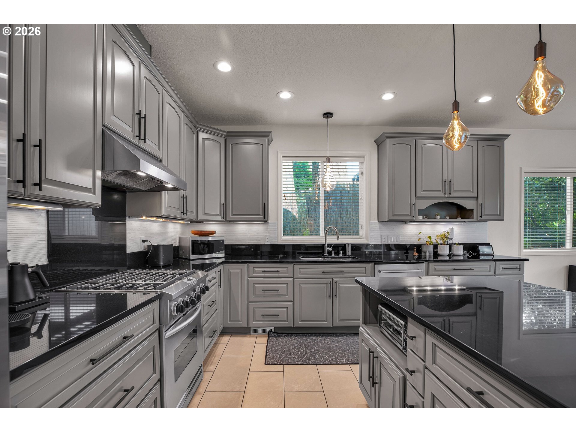 785 Marylhurst DR
