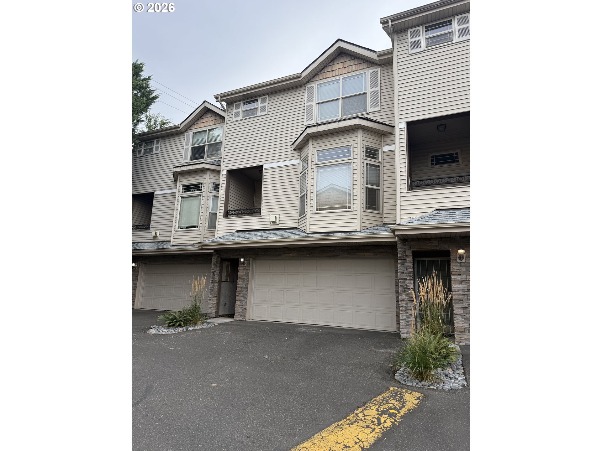 12138 NE FREMONT ST