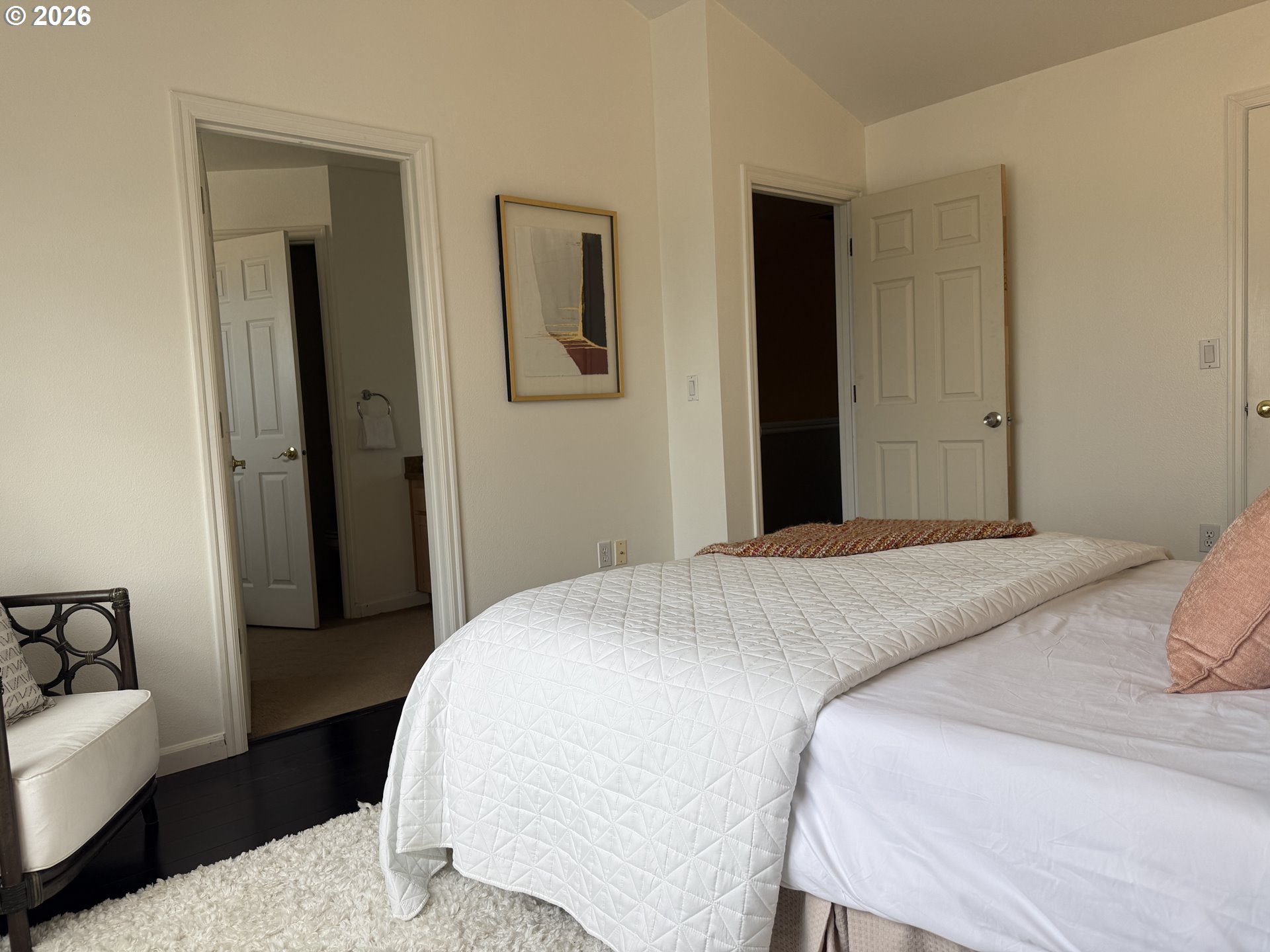 12138 NE FREMONT ST