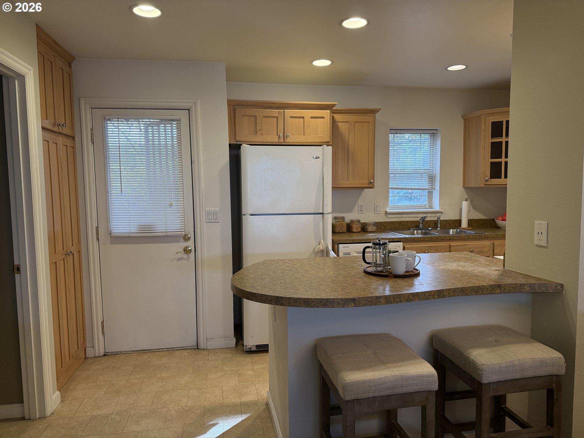12138 NE FREMONT ST