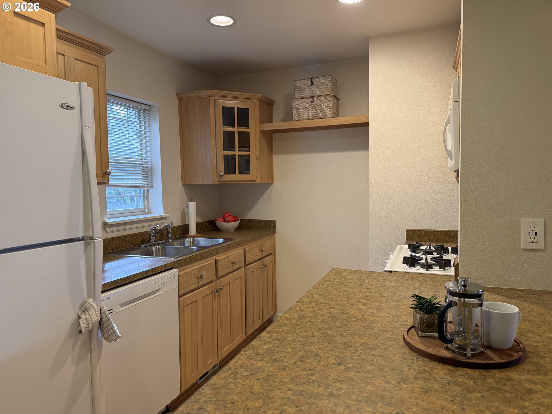 12138 NE FREMONT ST