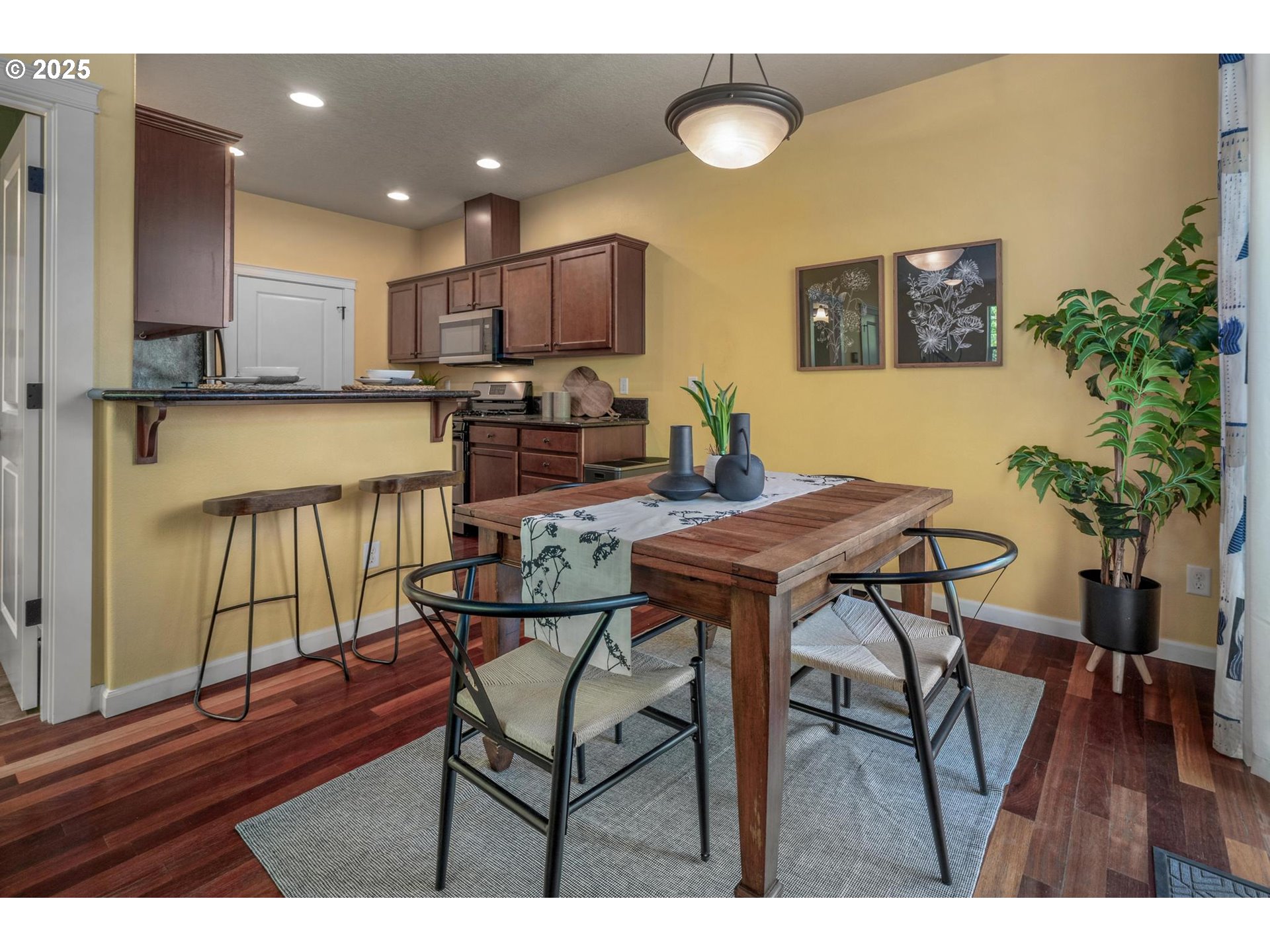 3408 NE ALBERTA CT