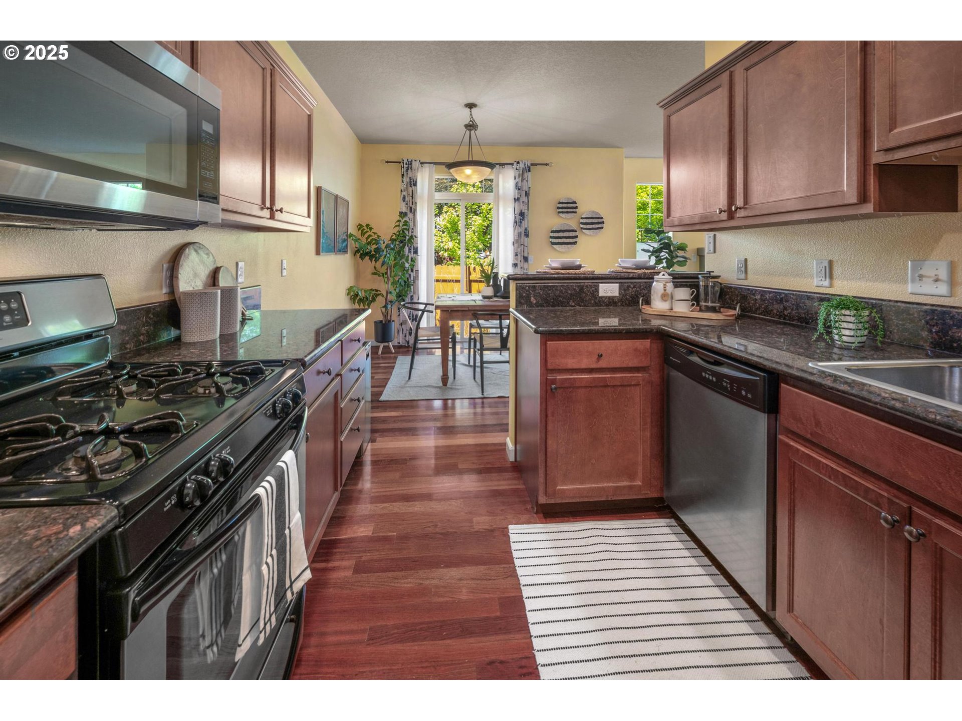 3408 NE ALBERTA CT
