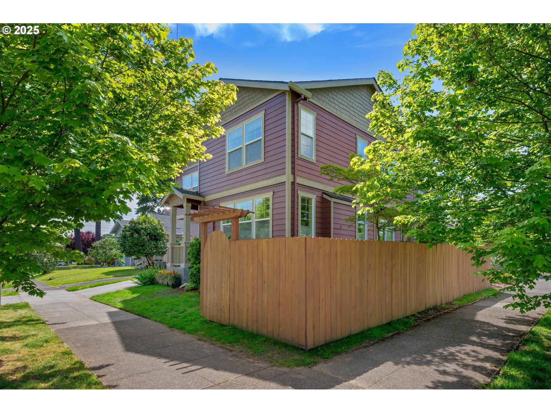 3408 NE ALBERTA CT