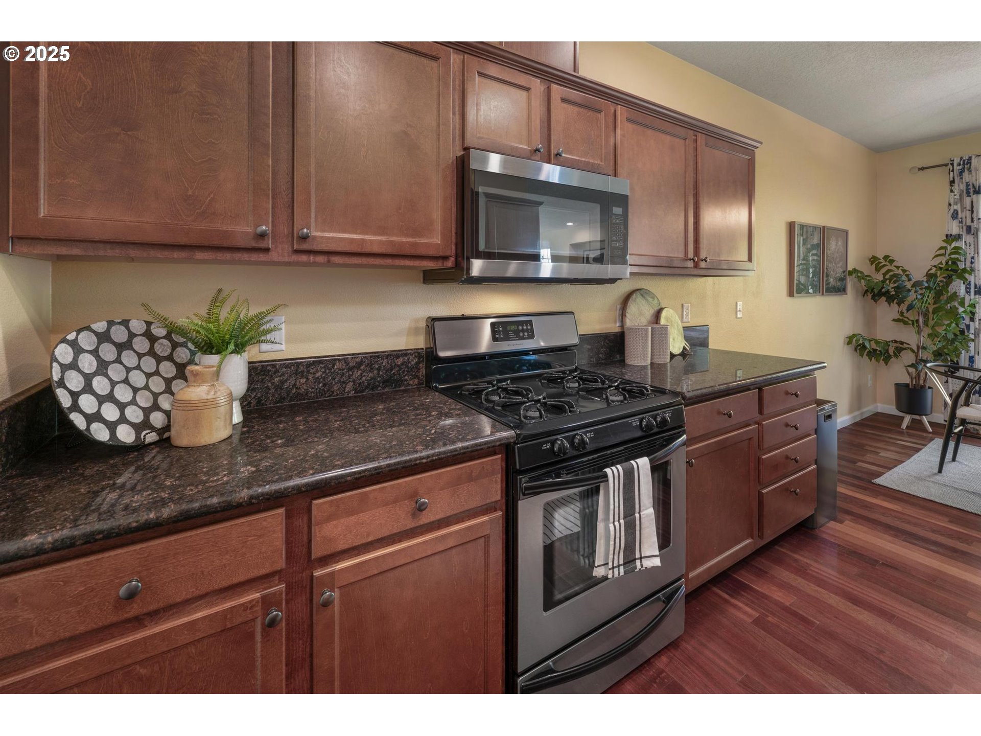 3408 NE ALBERTA CT