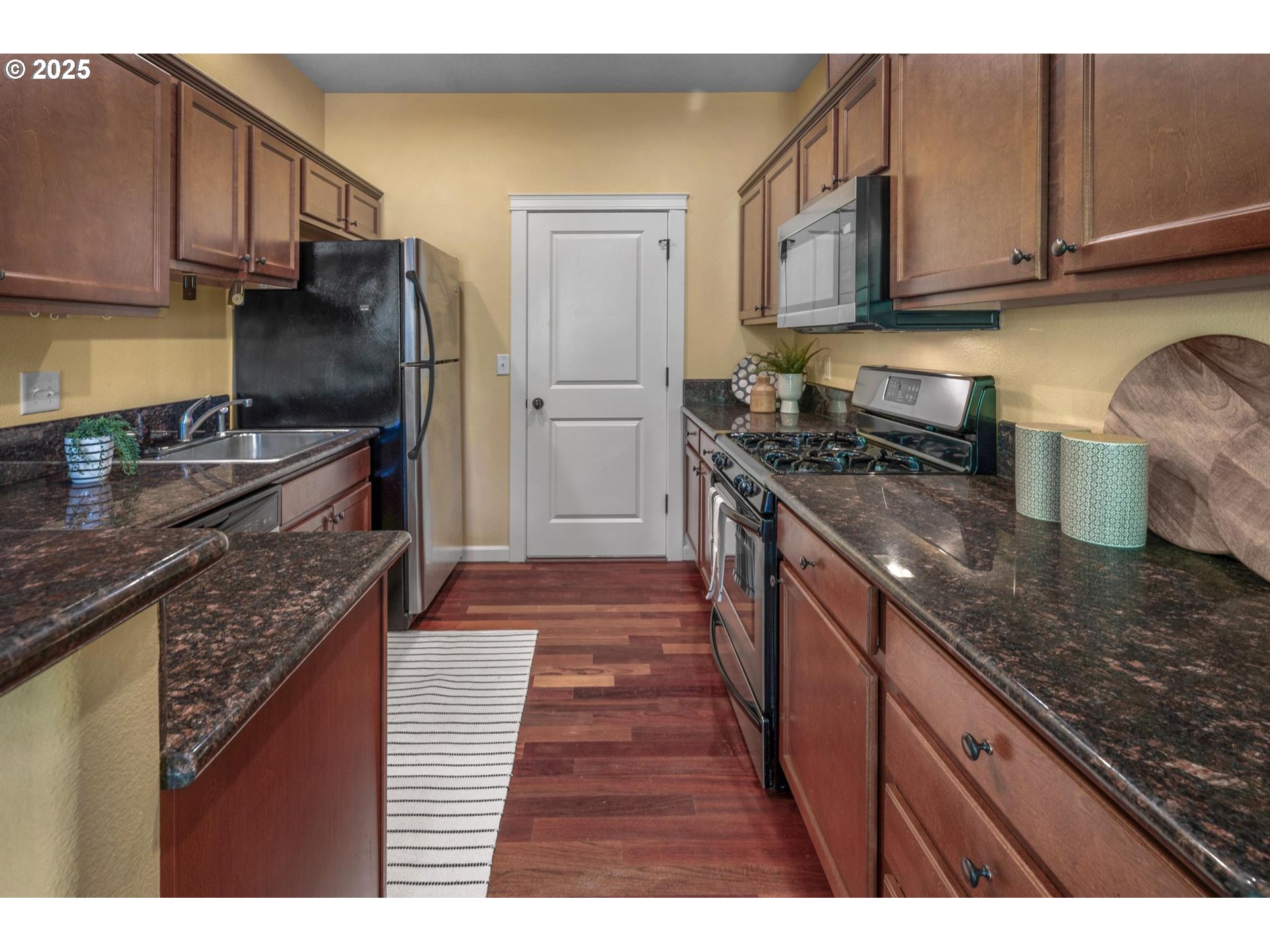 3408 NE ALBERTA CT