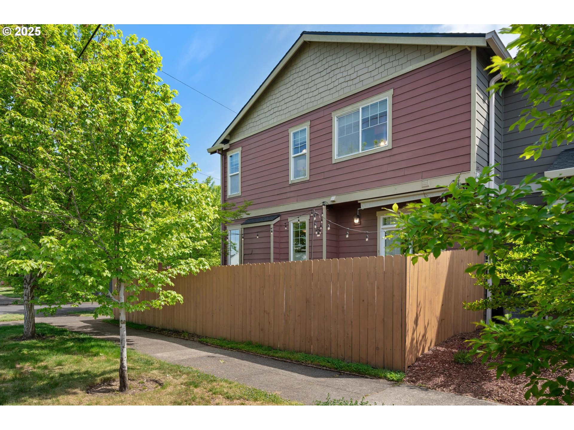 3408 NE ALBERTA CT