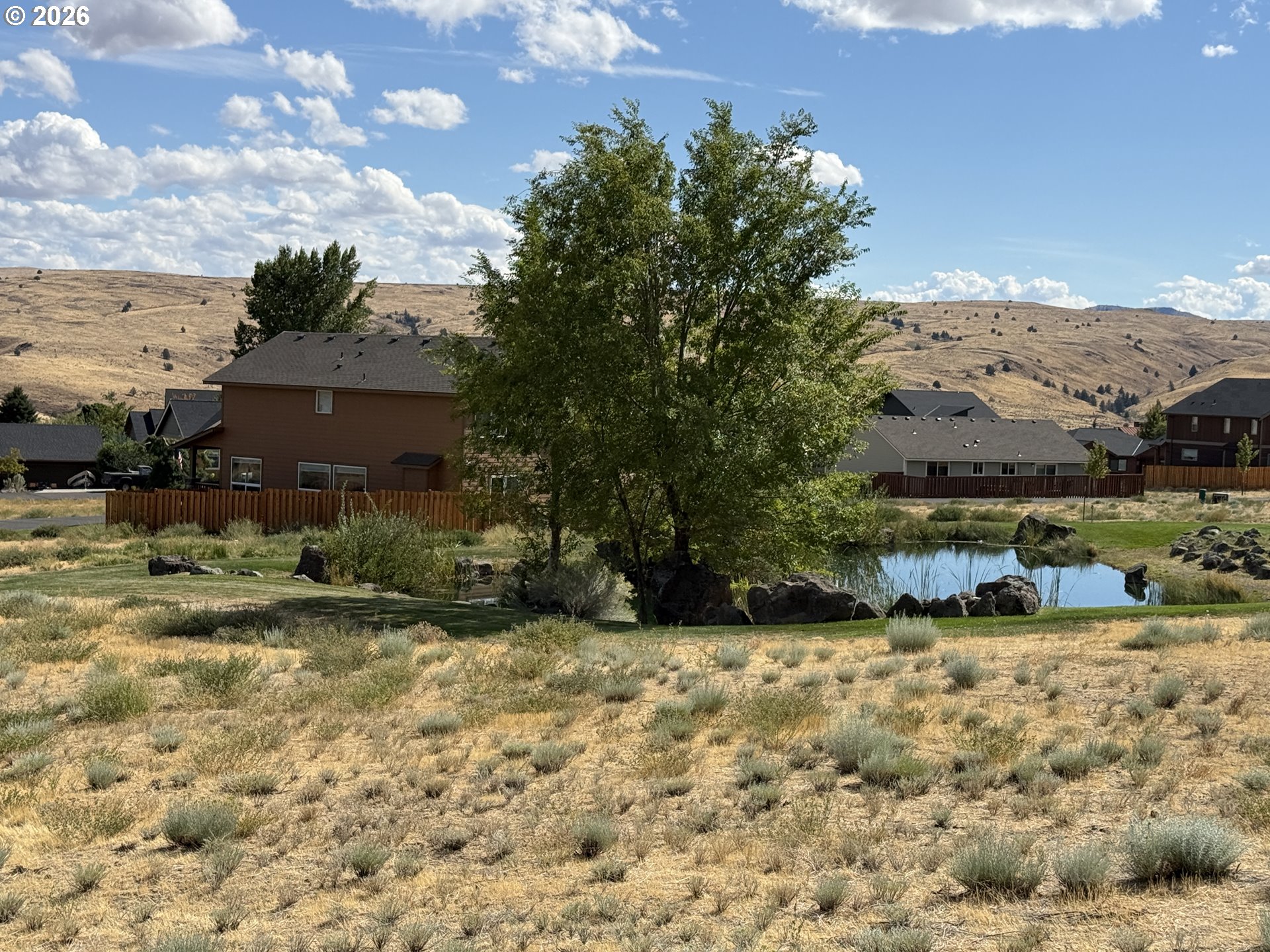 401 LITTLE LAKE RD