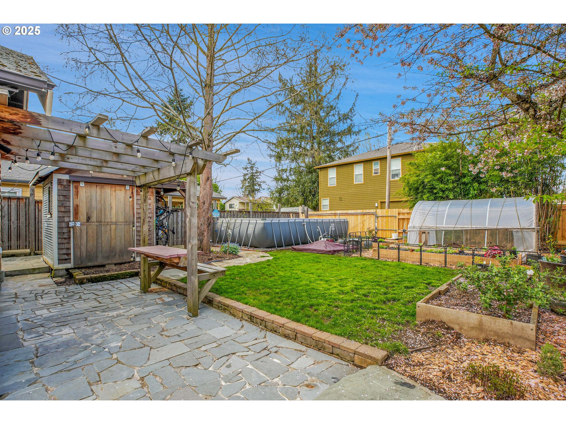 5735 SE WOODSTOCK BLVD
