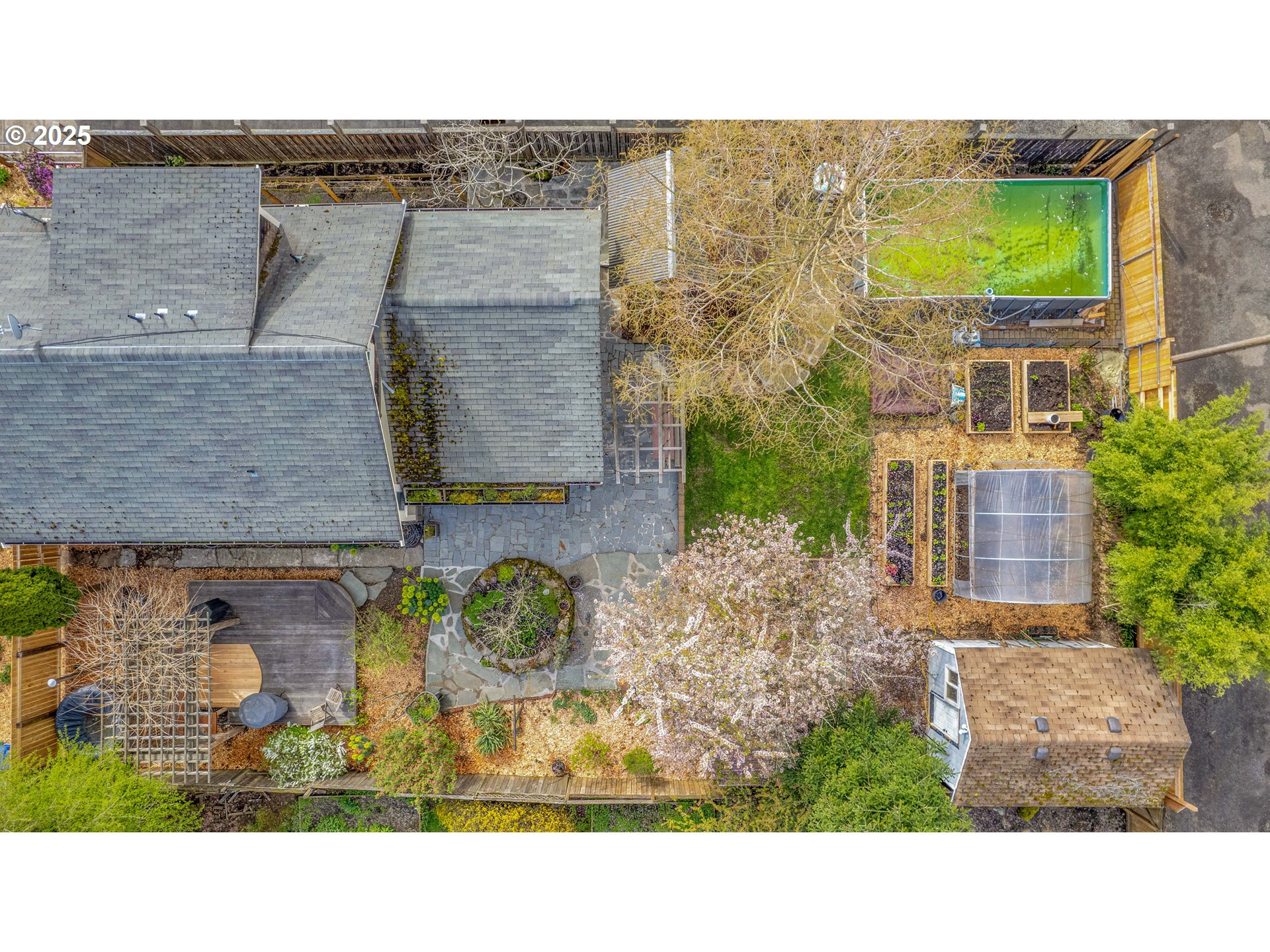 5735 SE WOODSTOCK BLVD