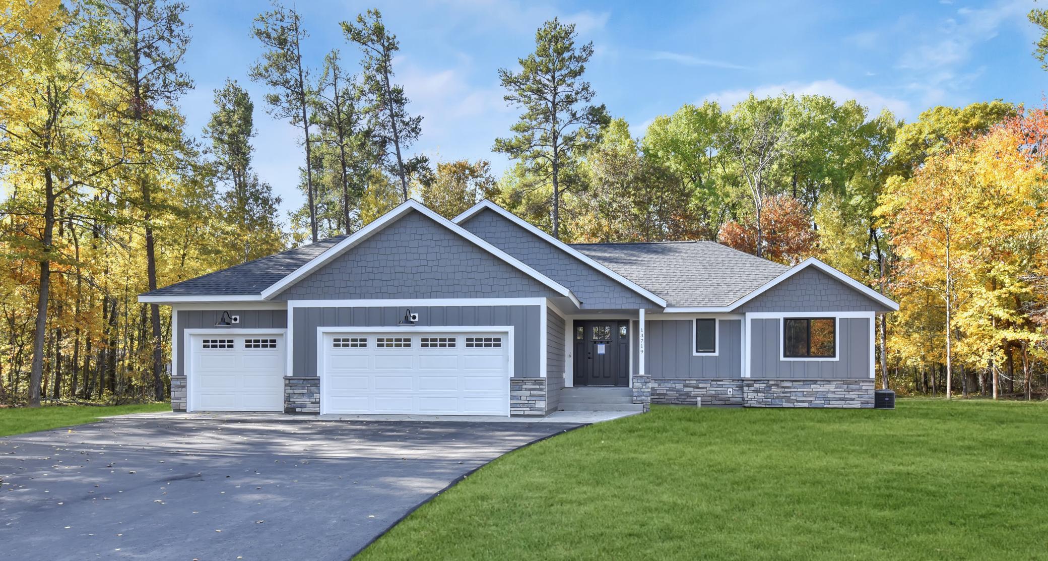 13719 Oakwood Drive