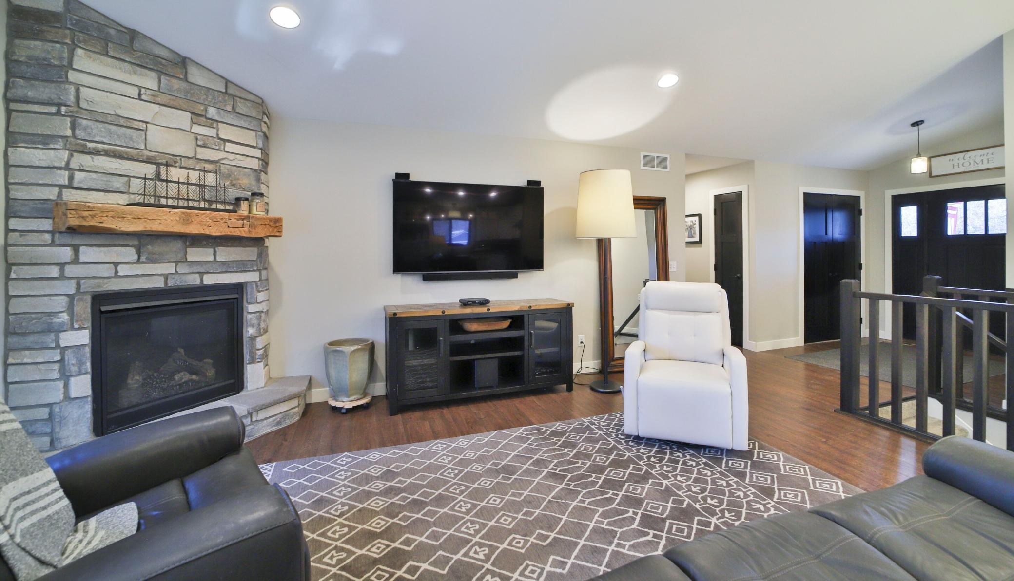 13719 Oakwood Drive