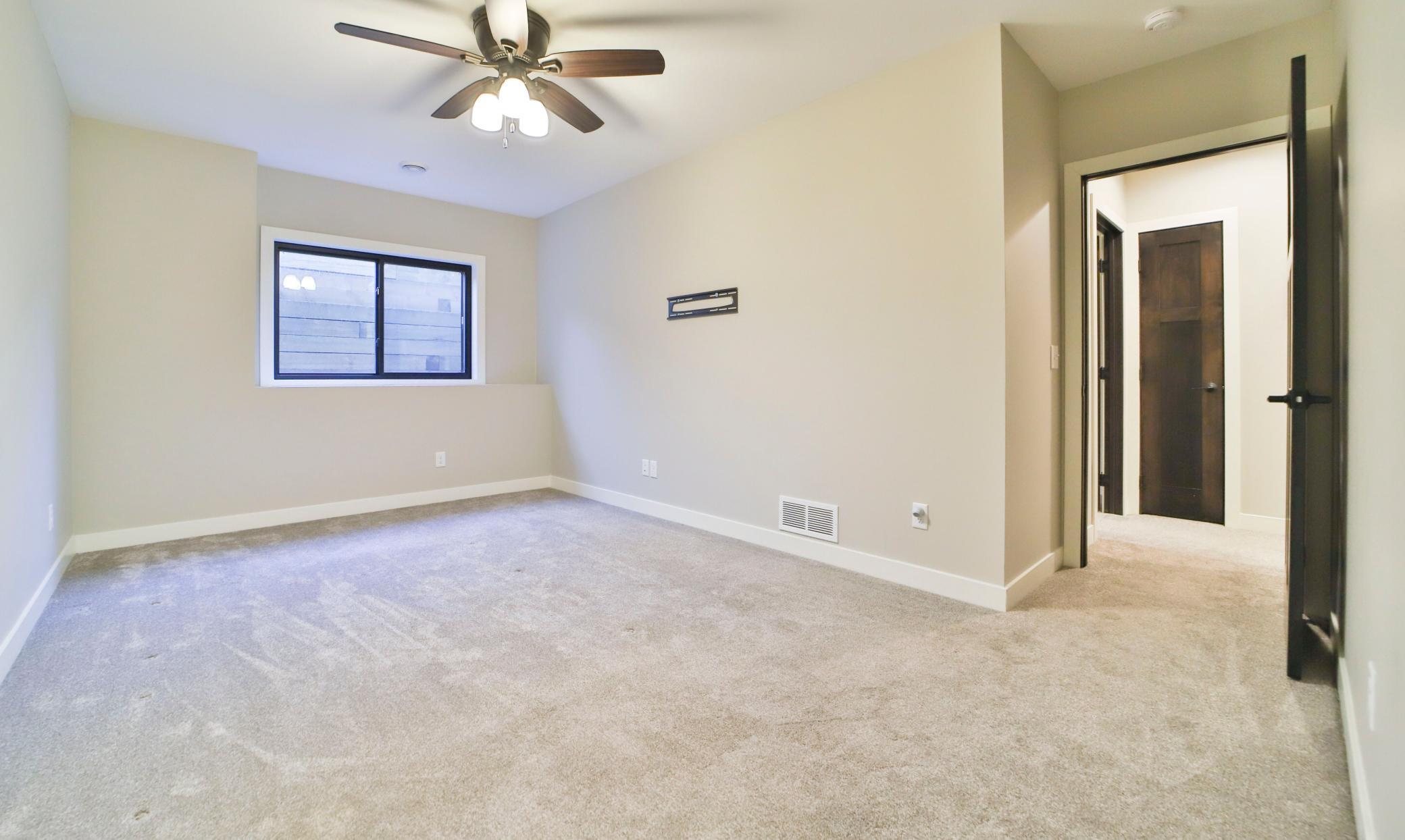 13719 Oakwood Drive