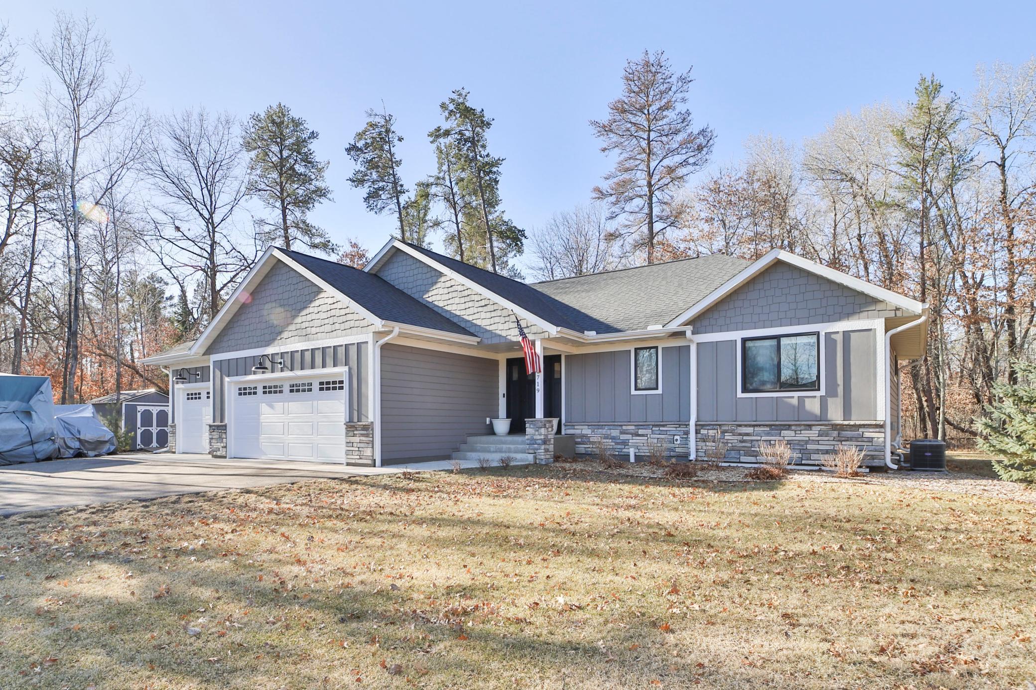 13719 Oakwood Drive