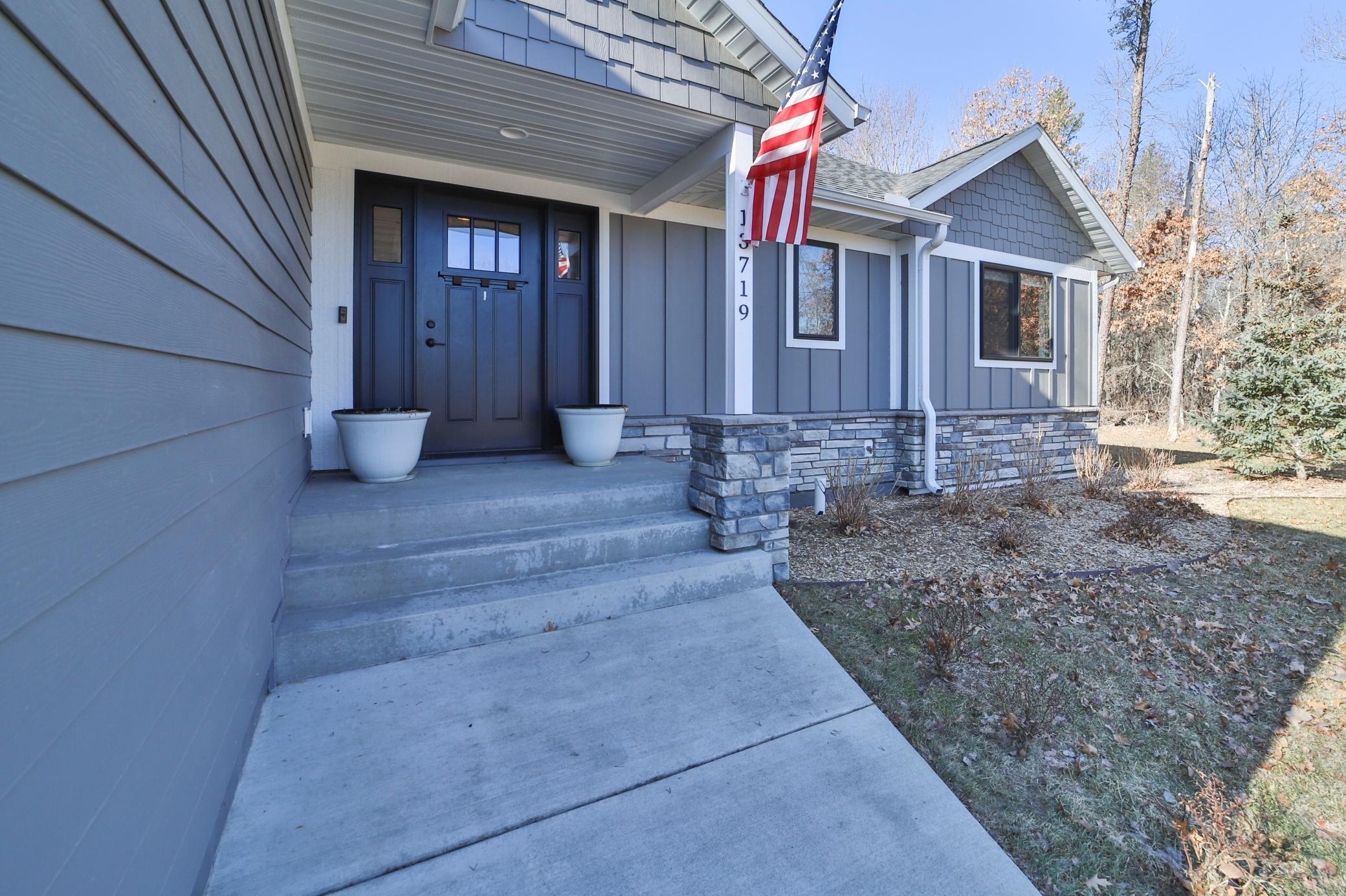13719 Oakwood Drive