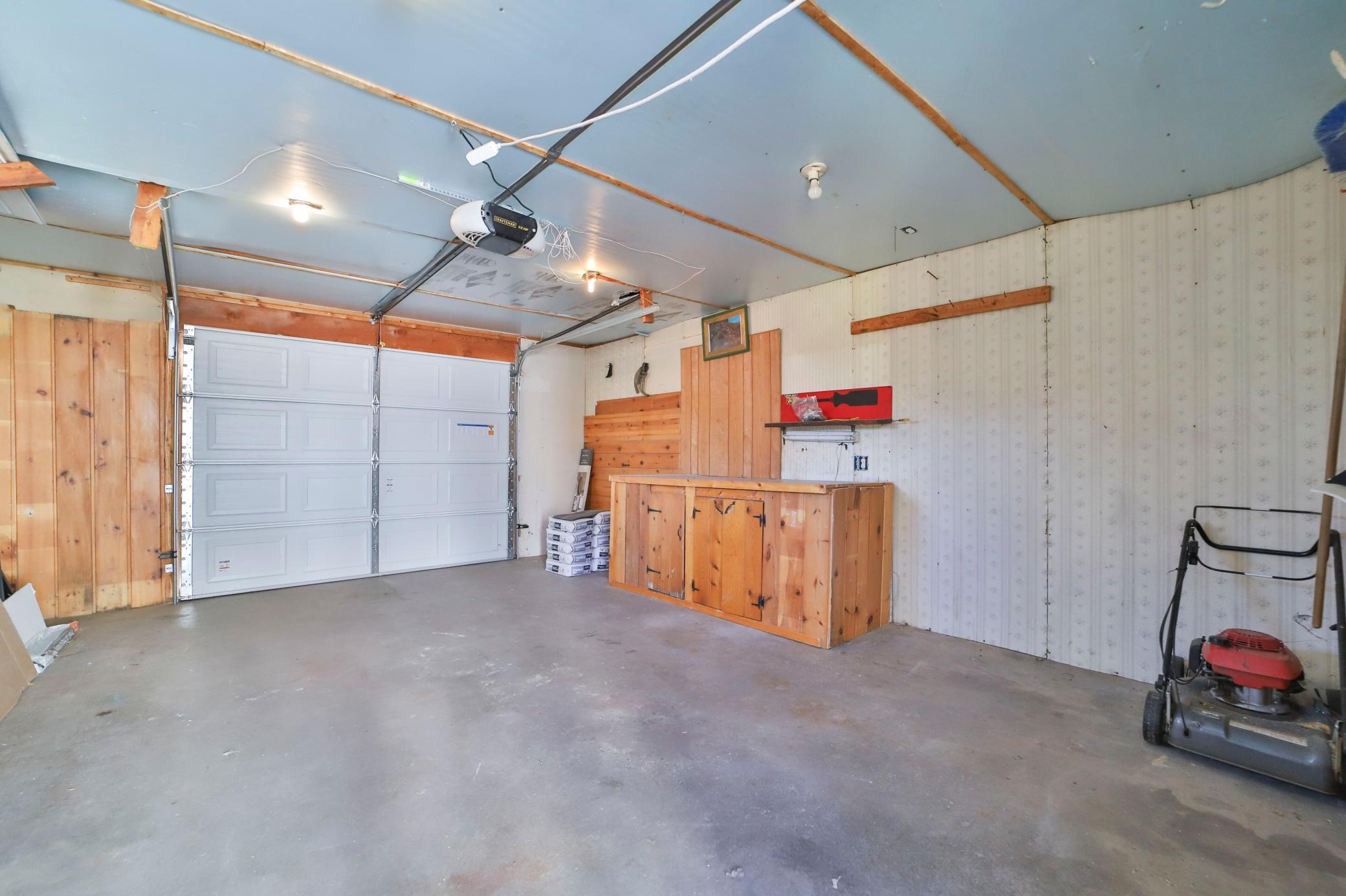 208 2nd Street NE