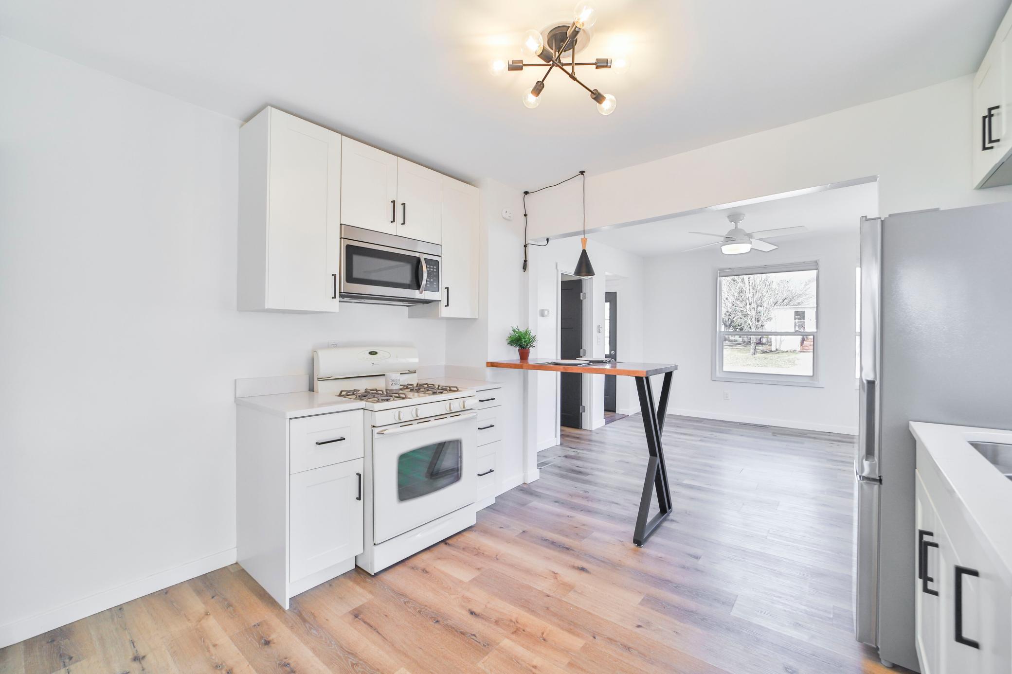208 2nd Street NE