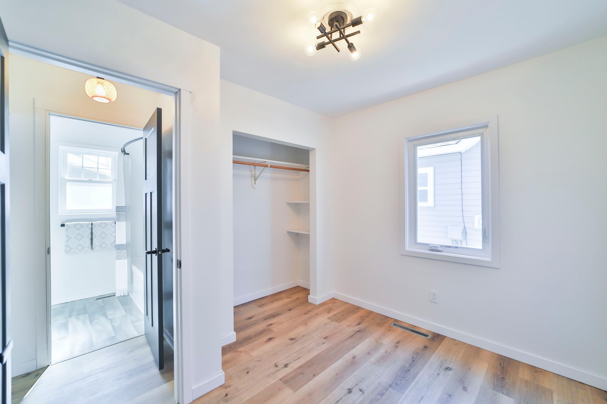 208 2nd Street NE