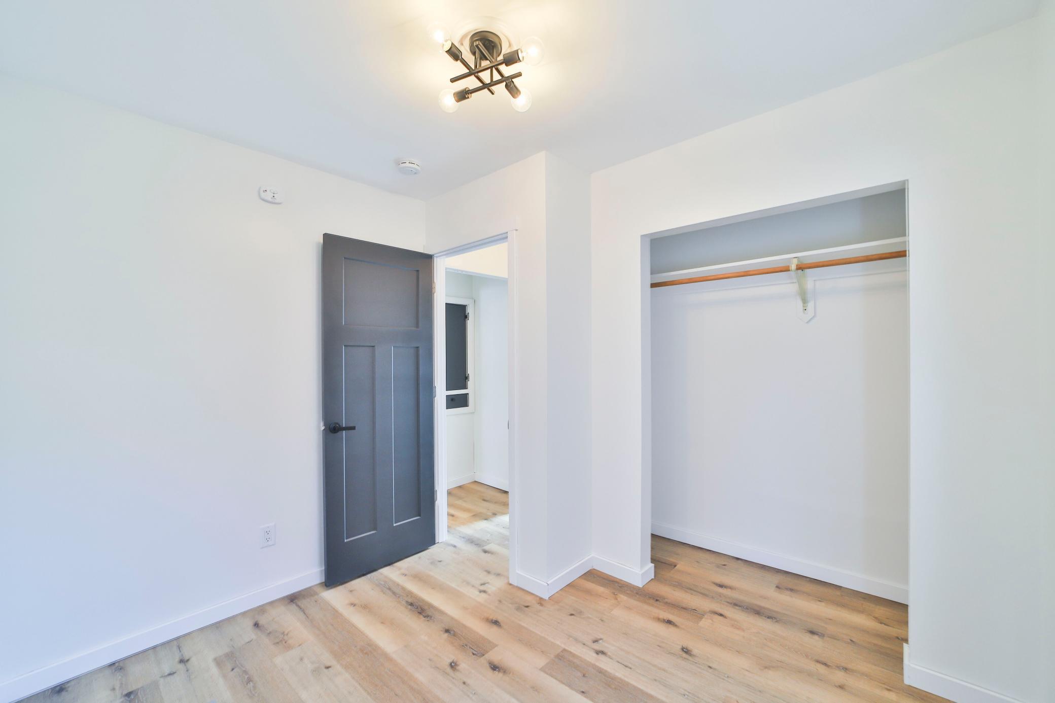 208 2nd Street NE