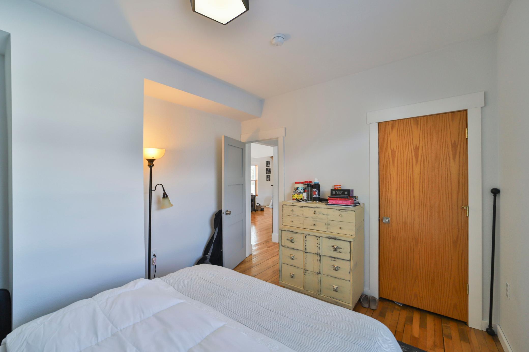 621 9 1/2 Street SE