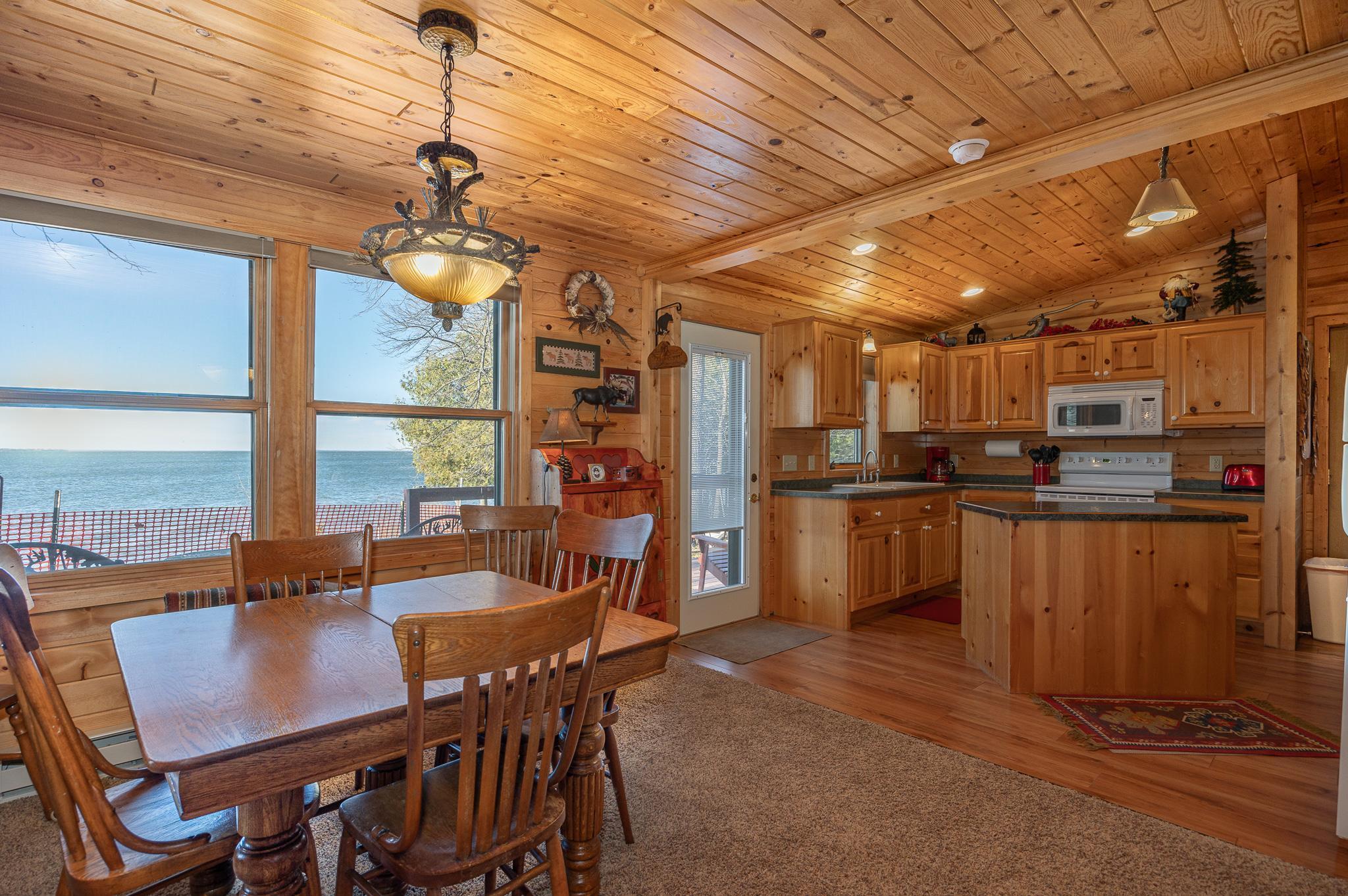 7789 Partridge Point Trail NE
