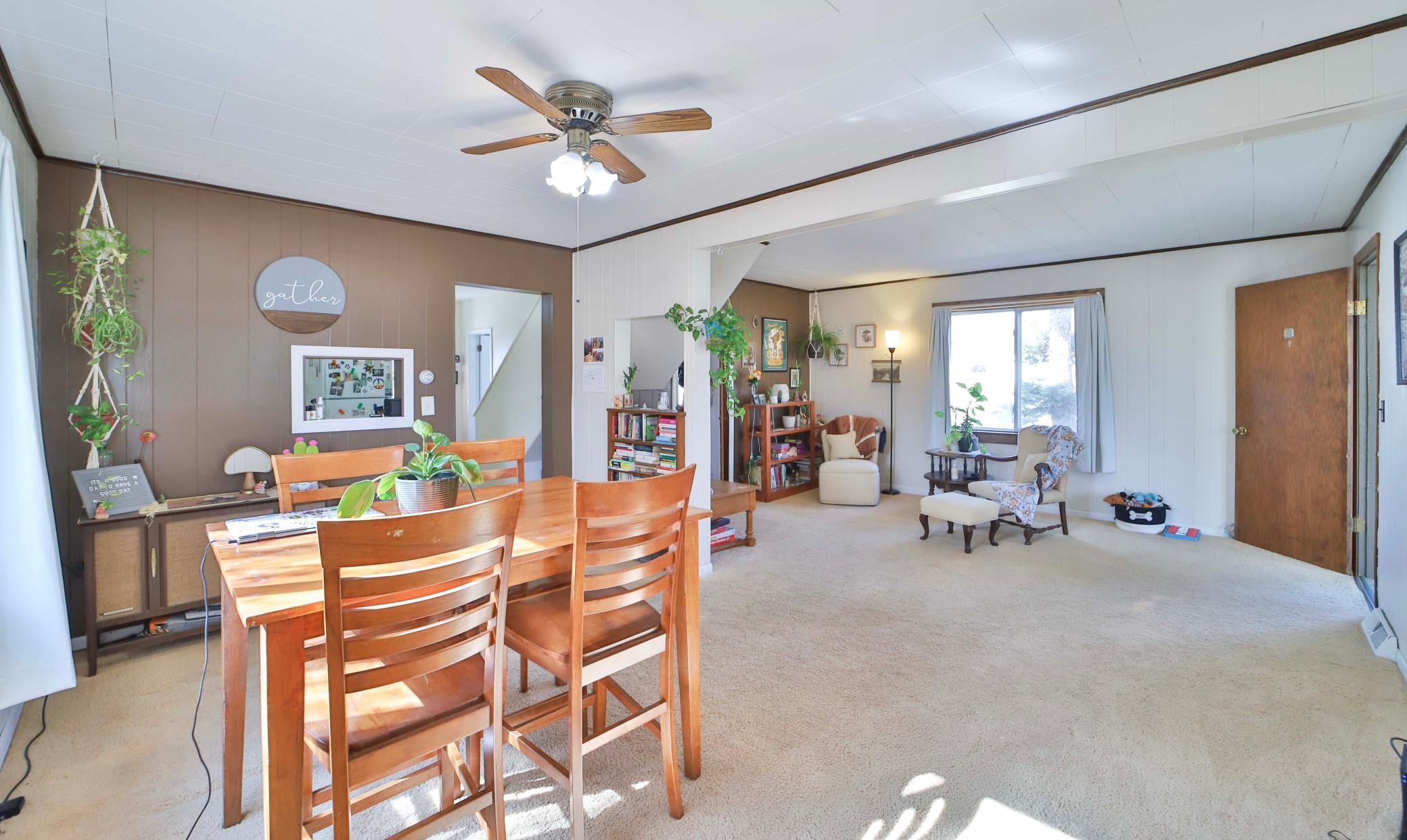 307 Leslie Avenue W