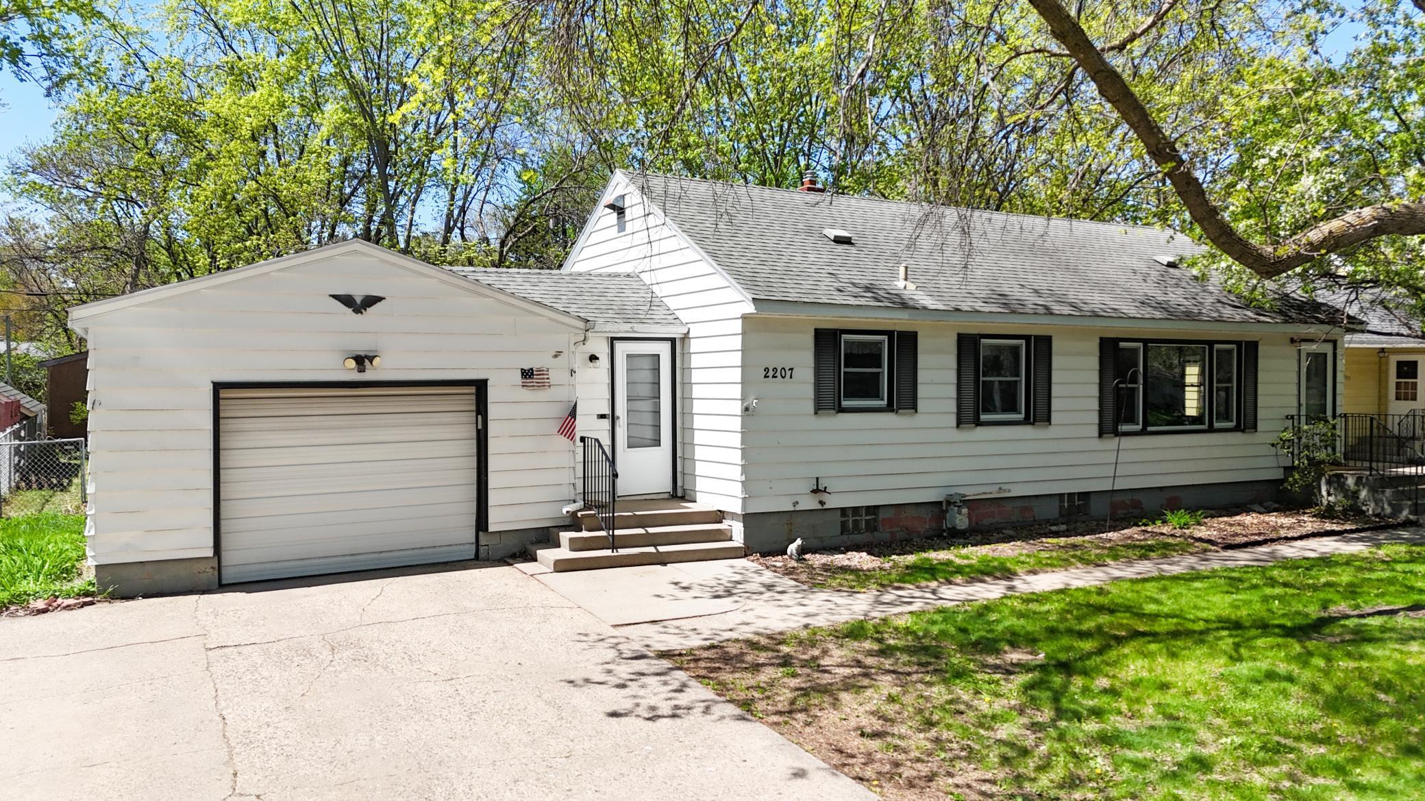 2207 Clearwater Road