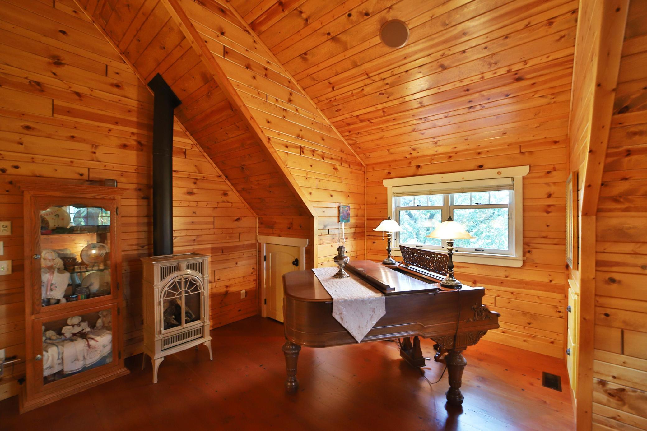 7996 Bass Lake Trail