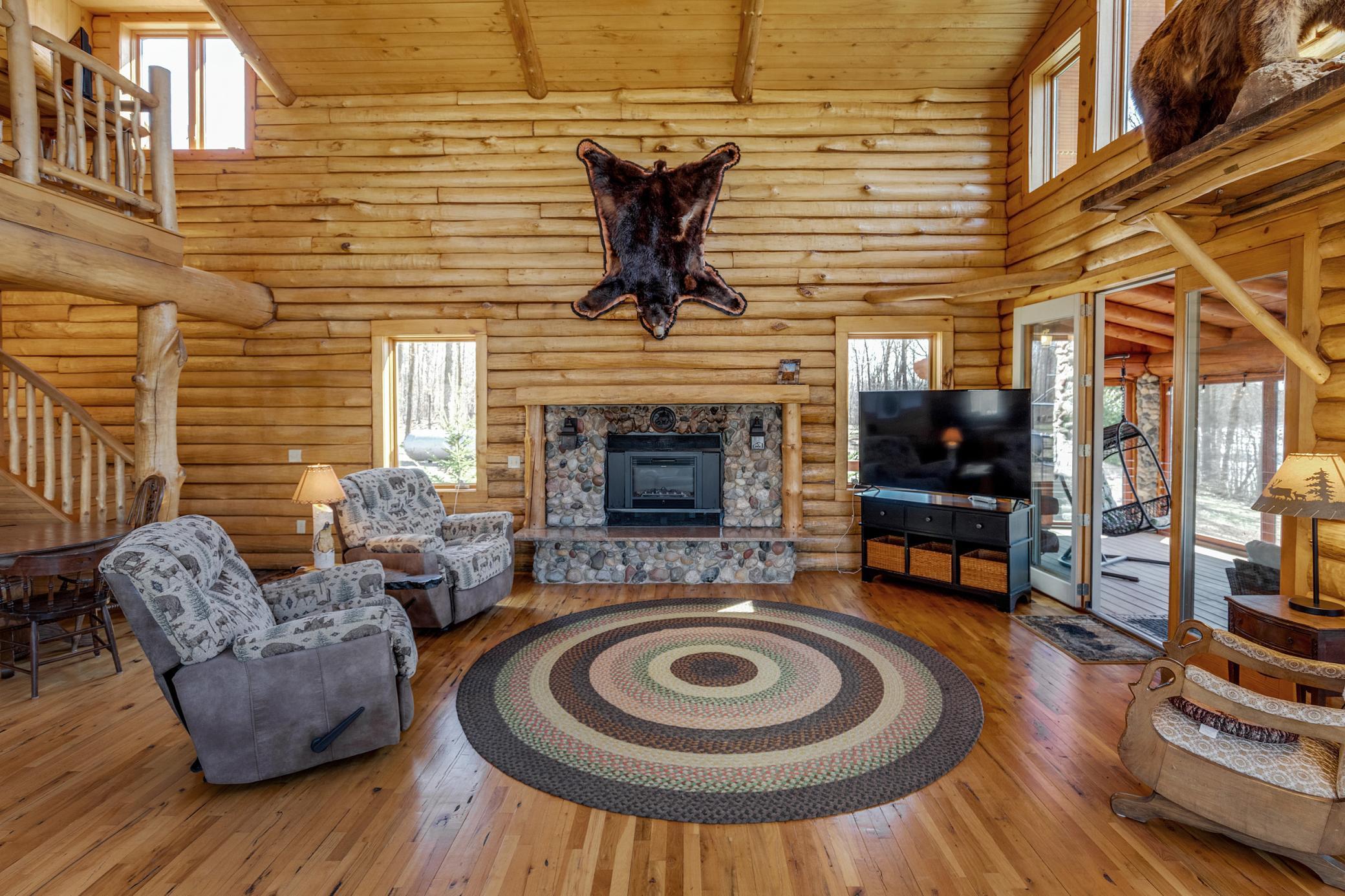 44047 Little Pine Road