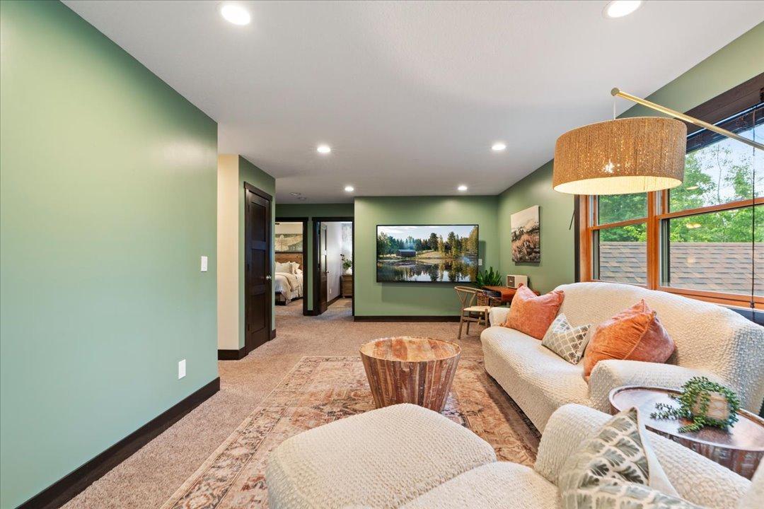 291 Roosevelt Shores Drive NE