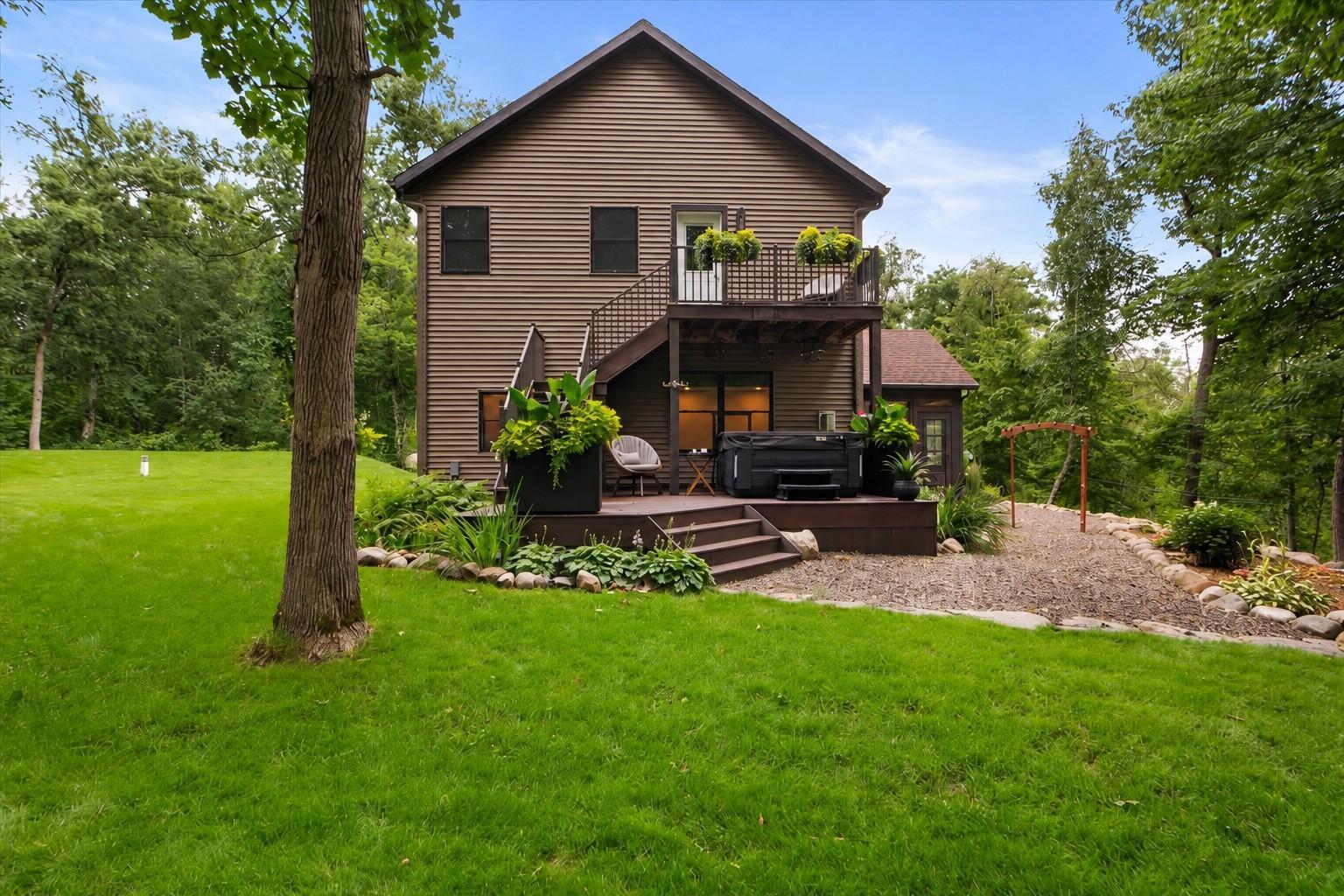 291 Roosevelt Shores Drive NE