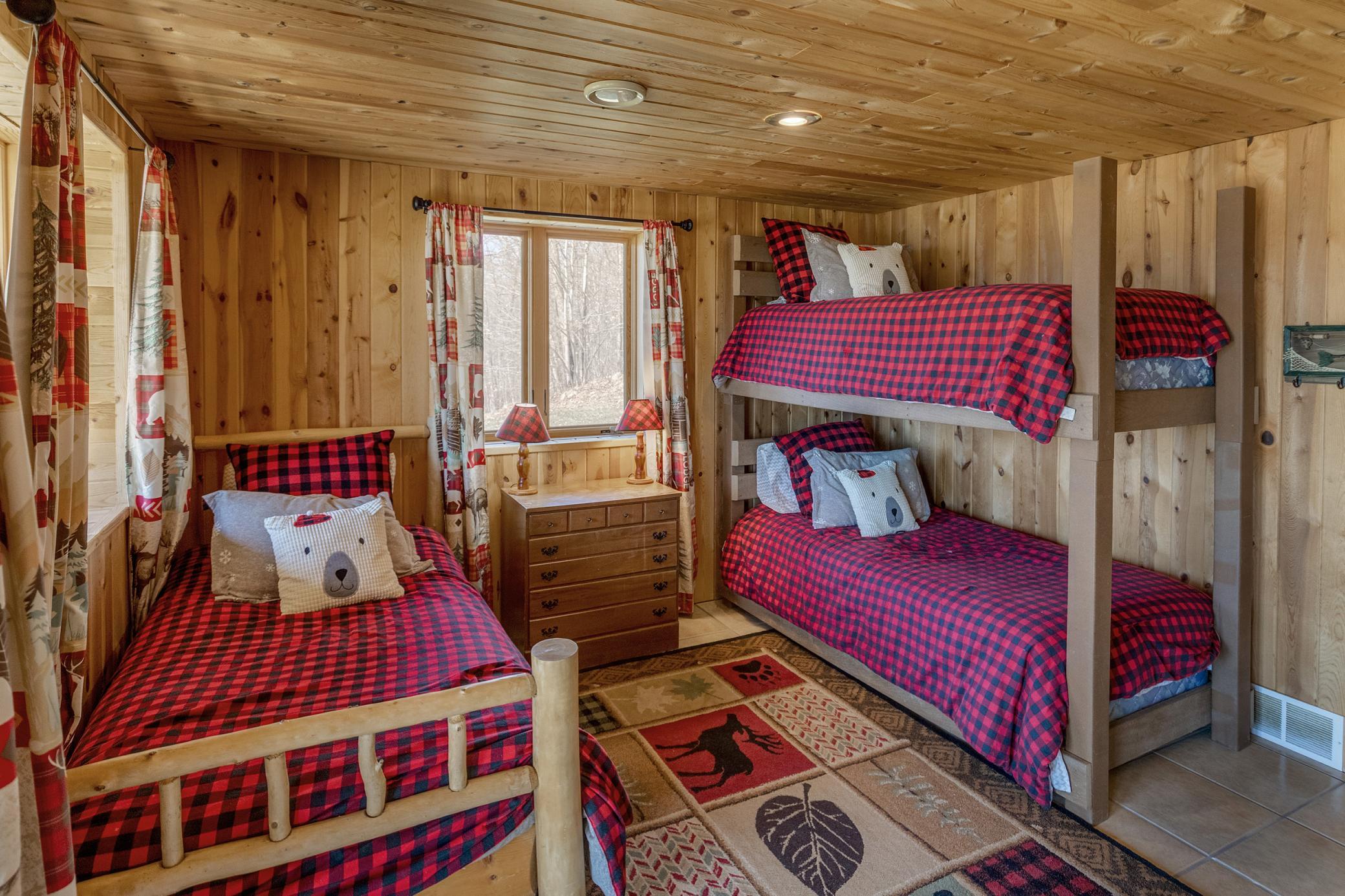 44047 Little Pine Road Unit: 184 Acres