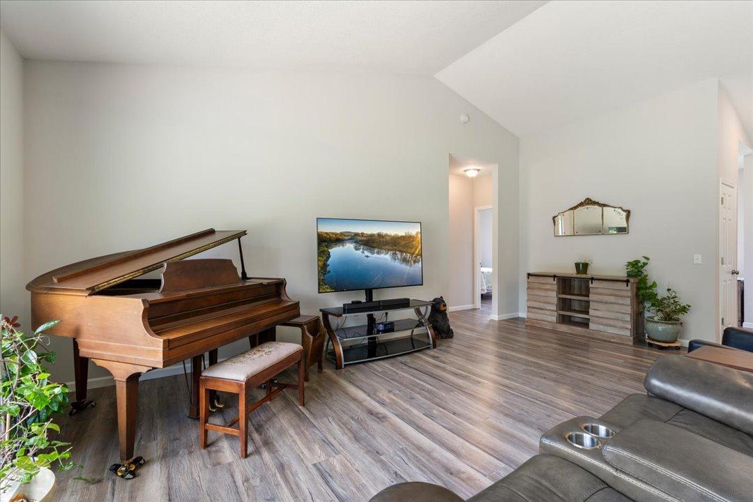 8693 Sugarberry Creek