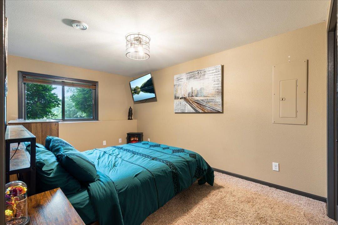 14462 Grand Oaks Drive