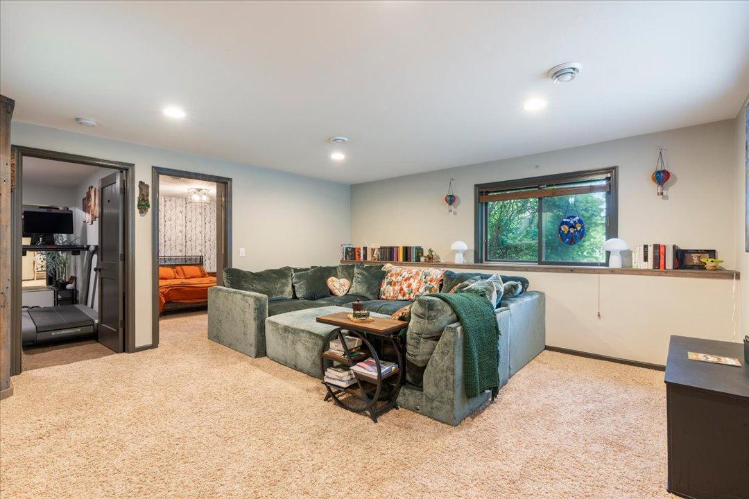 14462 Grand Oaks Drive