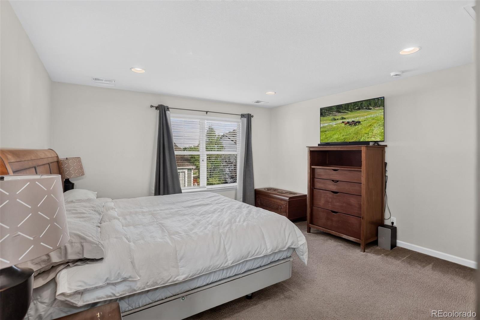 1539 E 166th Court