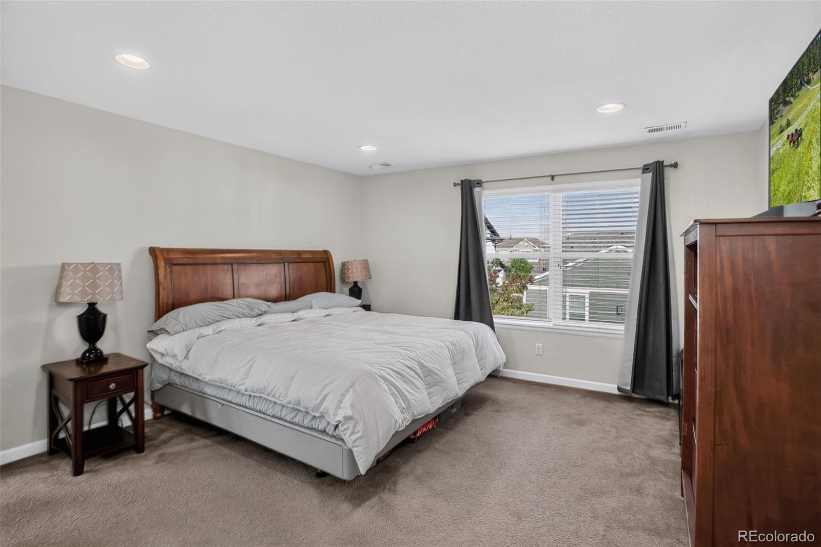 1539 E 166th Court