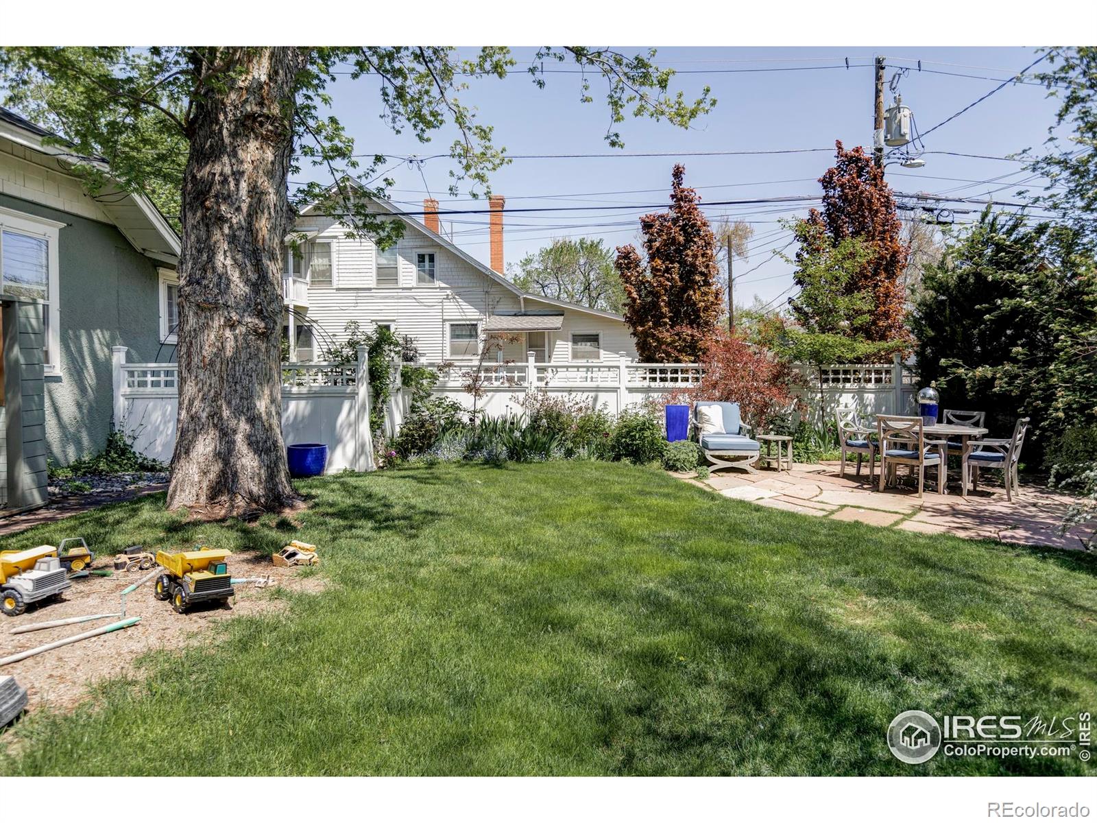 2424 4th Street